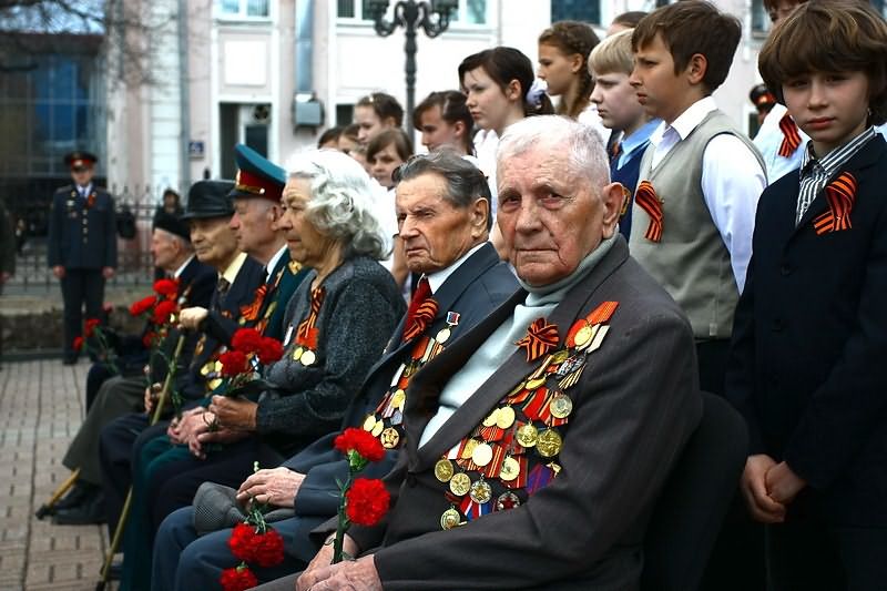 Сколько пенсия у ветеранов ВОВ в России?