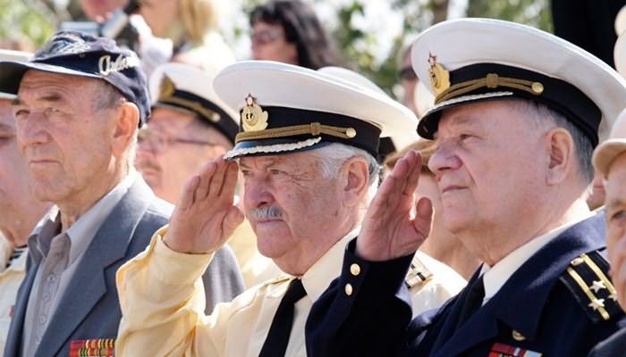 Во сколько лет военные уходят на пенсию
