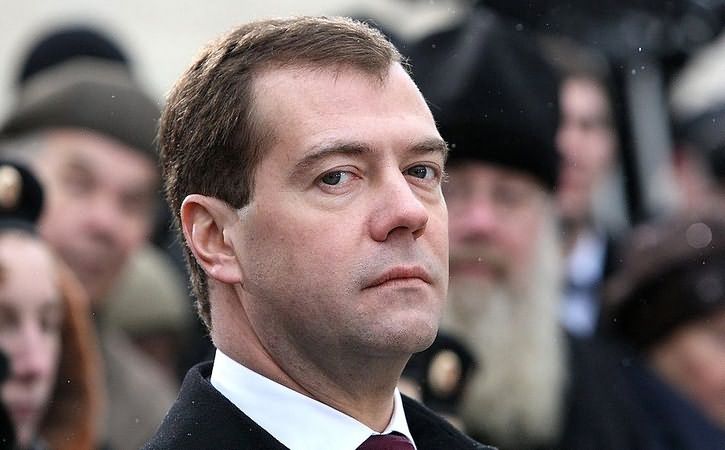 Медведев считает, что единовременная выплата 5000 рублей сопоставима с индексацией пенсий